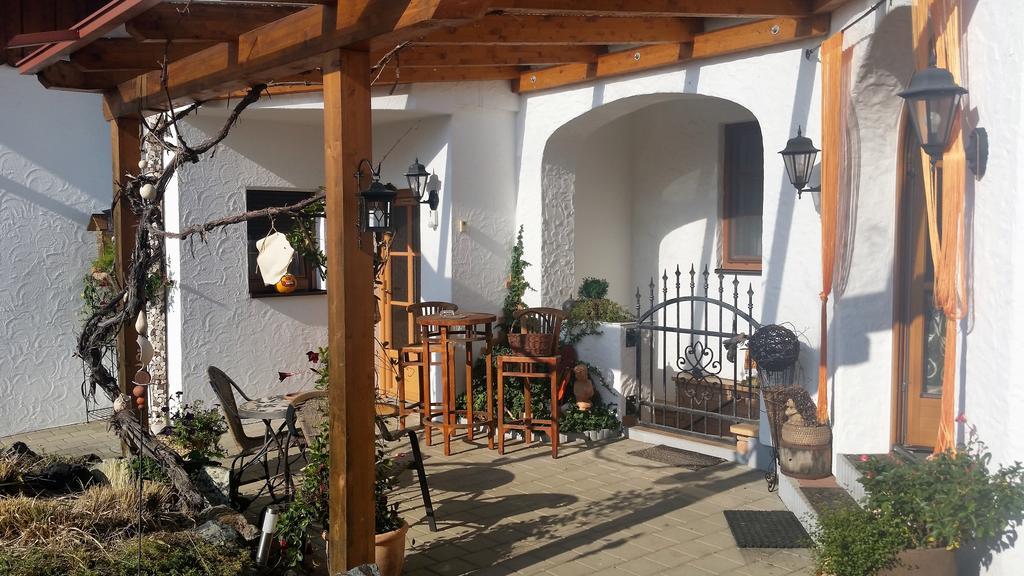 Hotel Garni Huegellandhof Neuhaus am Klausenbach エクステリア 写真