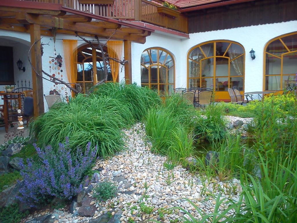 Hotel Garni Huegellandhof Neuhaus am Klausenbach エクステリア 写真