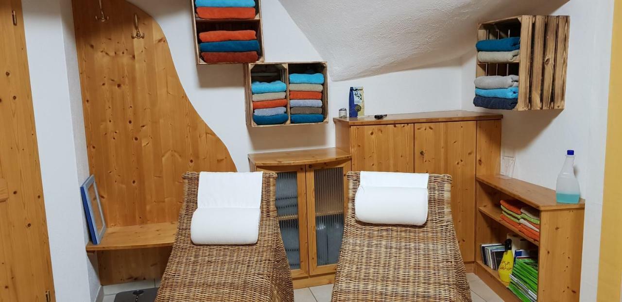 Hotel Garni Huegellandhof Neuhaus am Klausenbach エクステリア 写真